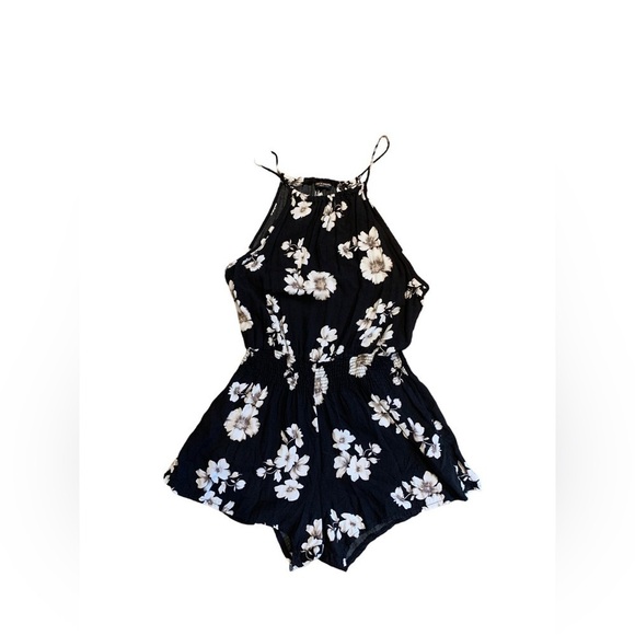Brandy Melville Black Floral Blanche Romper - Picture 7 of 7